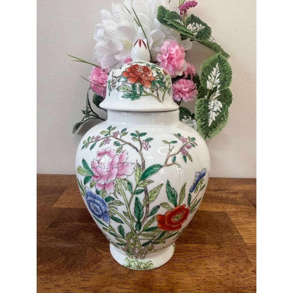 Vintage Japanese Porcelain Ginger‎ Jar Hand Decorated Floral Macau Lidded Vase